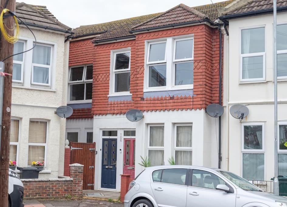 Peaceful & Spacious Family Home In Eastbourne! Ngoại thất bức ảnh
