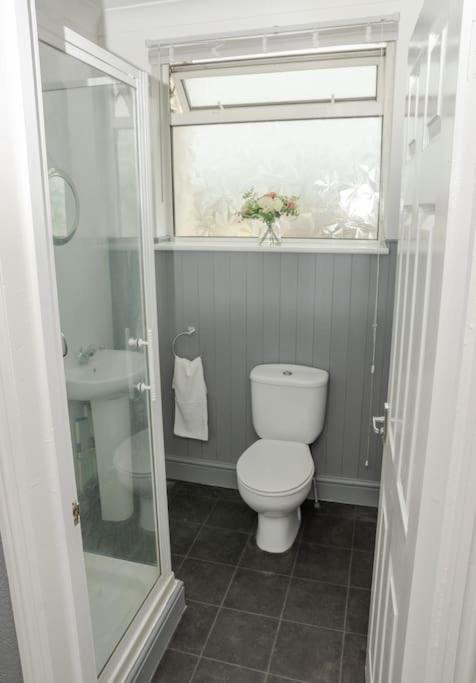 Peaceful & Spacious Family Home In Eastbourne! Ngoại thất bức ảnh